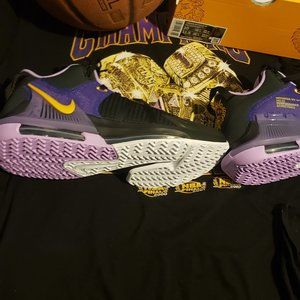 Nike Lebron James witness VII